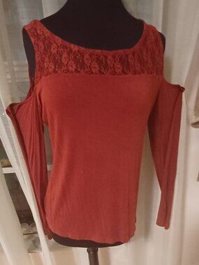 Oh Concept Collection Red Cold Shoulder Lace Upper XL NWOT Long Sleeve top